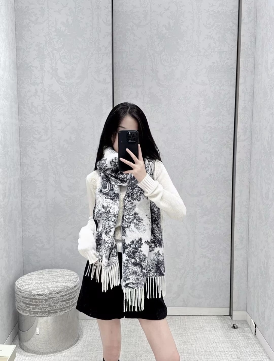 Dior Dior迪奥这款Sauvage 茹伊印花围巾全新演绎 图案 采用山羊绒和羊毛混纺面料精心制作