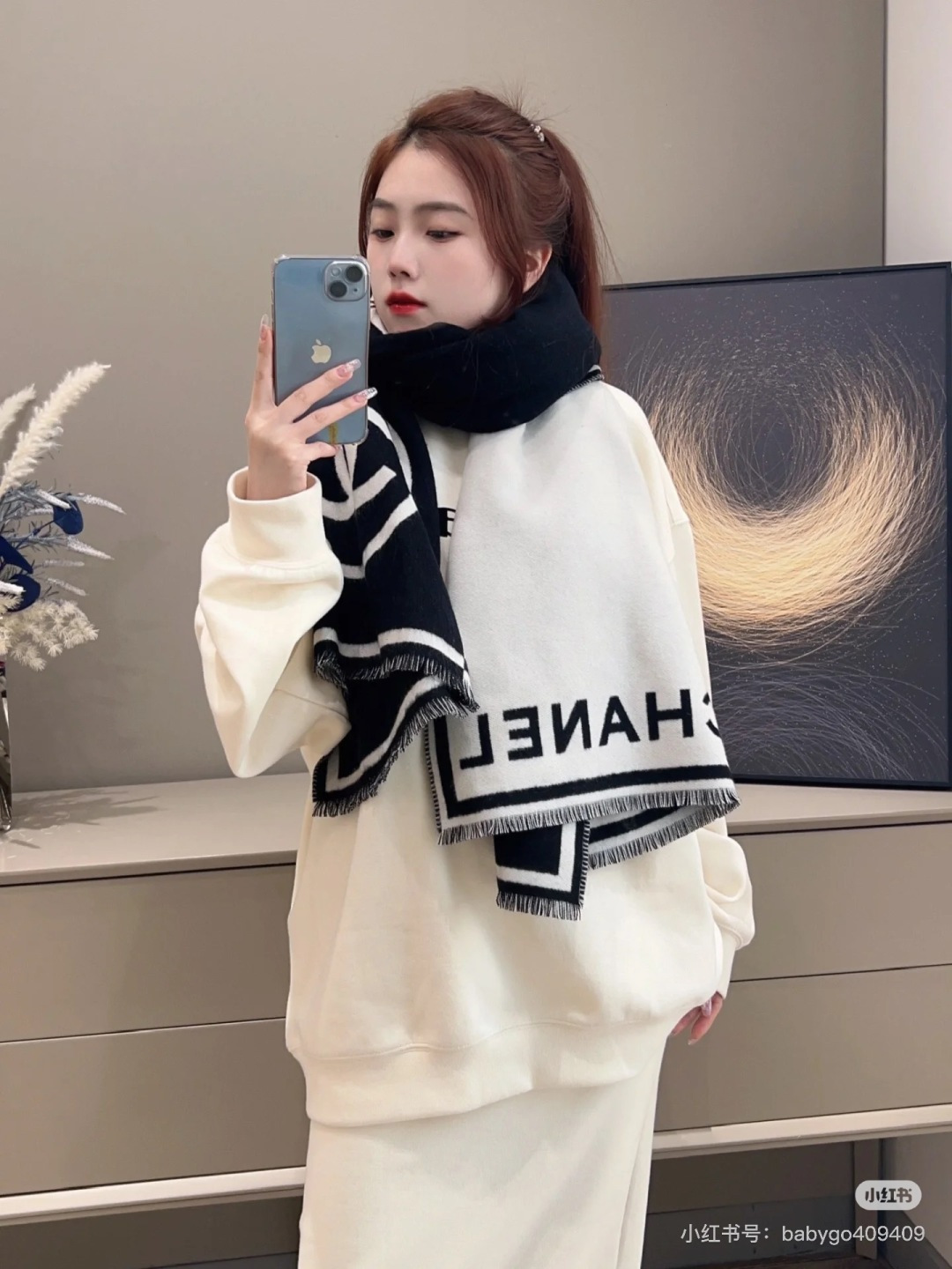 Chanel 𝐂𝐡𝐚𝐧𝐞𝐥 𝟐𝟑𝐛黑白对称大披肩