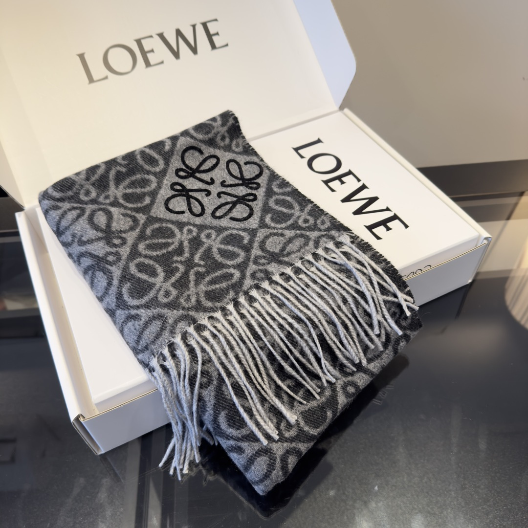Loewe 罗意威LOEWE2025最新款最火围巾 双面羊毛和羊绒围巾 点缀双色格纹 Anagram 缇花图案