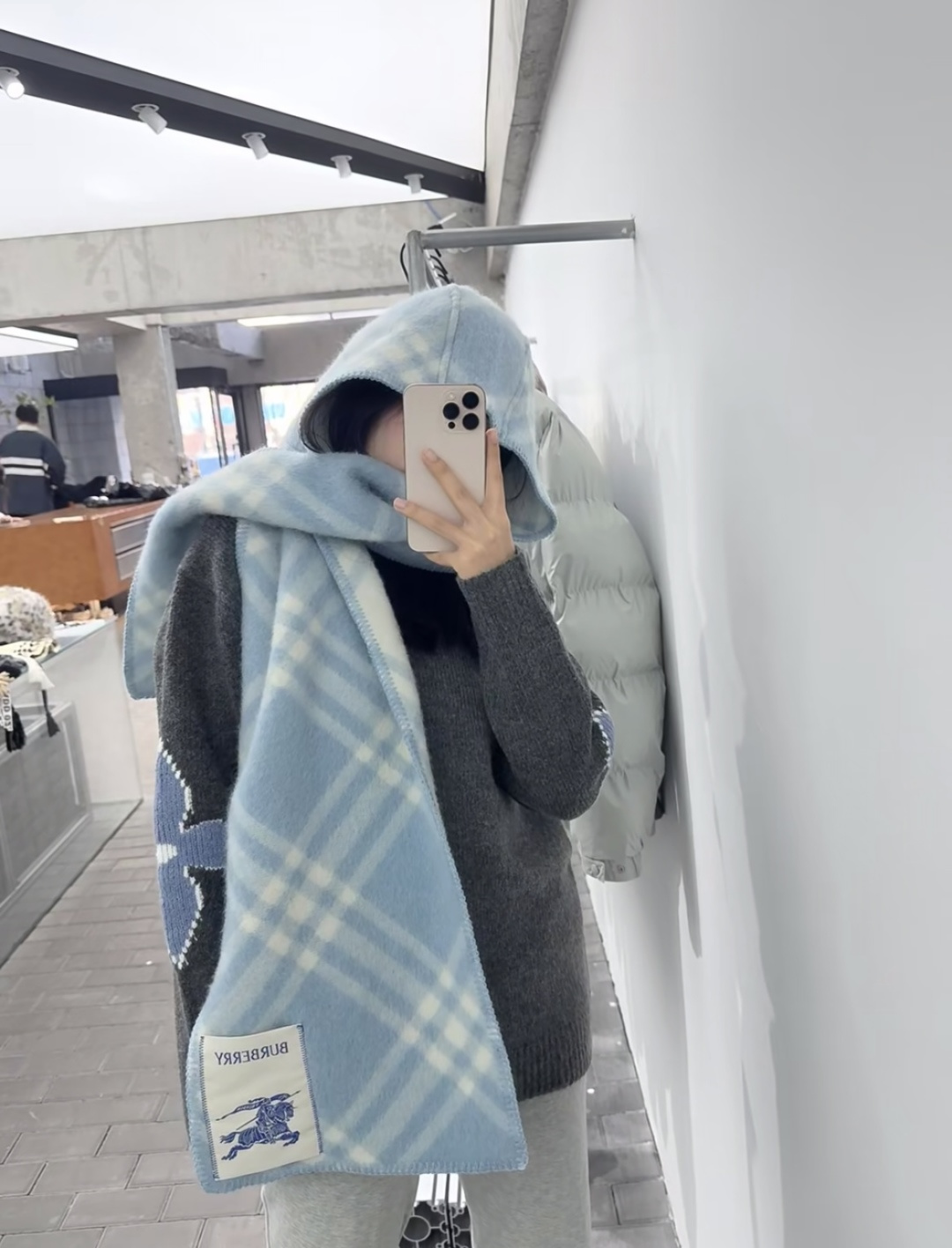 Burberry 高货版蓝色帽子围巾首