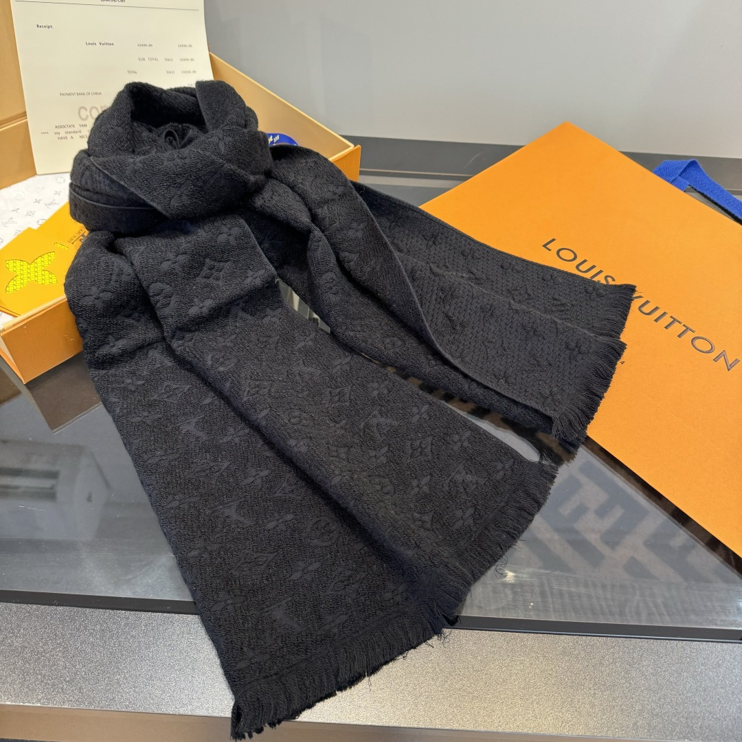 Louis Vuitton LV【MONOGRAM CLASSIC】重磅推出有标志性Mono的梭织花纹围巾