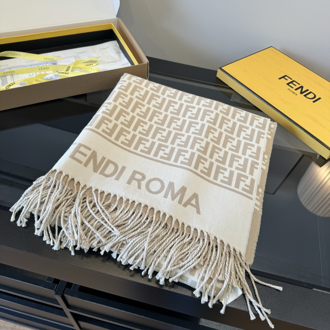 Fendi 𝐅𝐞𝐧𝐝𝐢 • 𝟐𝟒𝐍𝐞𝐰《FF罗马斗篷》咖色