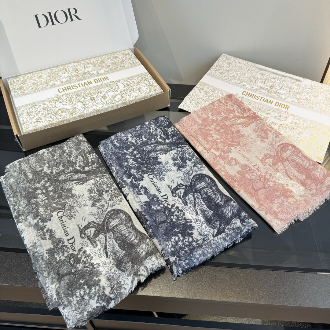 Dior Dior新款伊如动物丛林丝羊绒围巾长款披肩 纯粹的高级和 感 太有品味了 死了