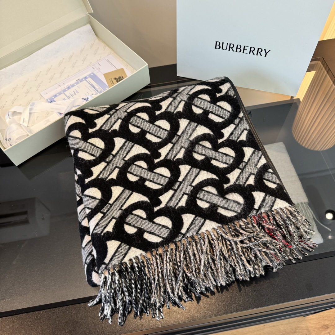 Thom Browne 牛货斗篷 Burberry最新款双面提花斗篷大披肩 ‼ TB属专标识配 格子 皮边也是很柔软很舒服的