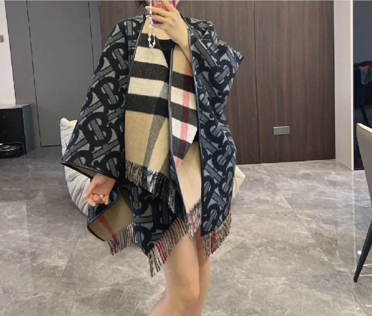 Thom Browne 牛货斗篷 Burberry最新款双面提花斗篷大披肩 ‼ TB属专标识配 格子 皮边也是很柔软很舒服的