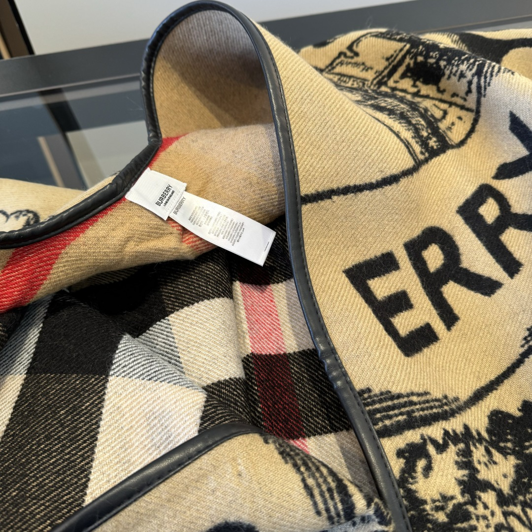 Burberry 𝐁𝐔𝐑𝐁𝐄𝐑𝐑𝐘 · 新《战马双面斗篷》美拉德色