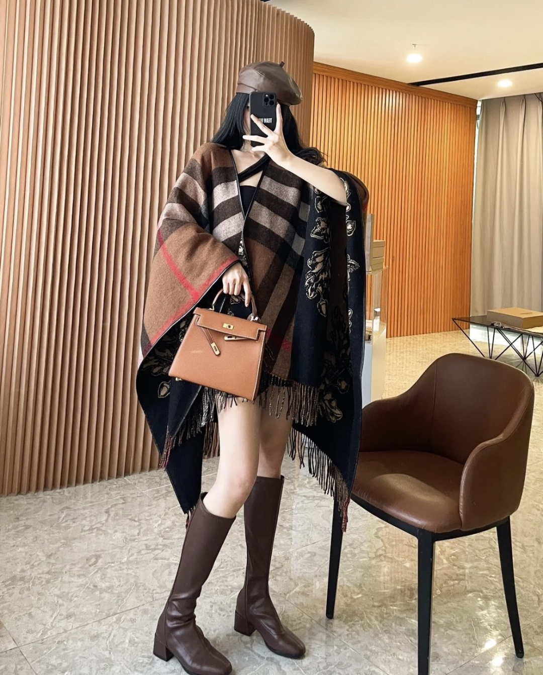 Burberry 𝐁𝐔𝐑𝐁𝐄𝐑𝐑𝐘 · 新《战马双面斗篷》美拉德色