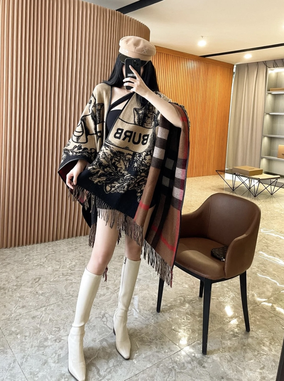 Burberry 𝐁𝐔𝐑𝐁𝐄𝐑𝐑𝐘 · 新《战马双面斗篷》美拉德色