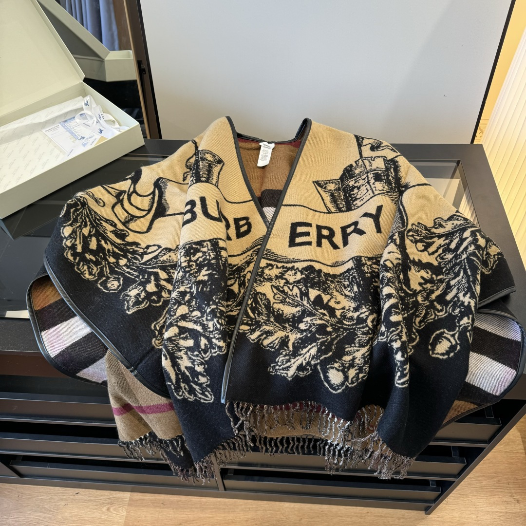 Burberry 𝐁𝐔𝐑𝐁𝐄𝐑𝐑𝐘 · 新《战马双面斗篷》美拉德色