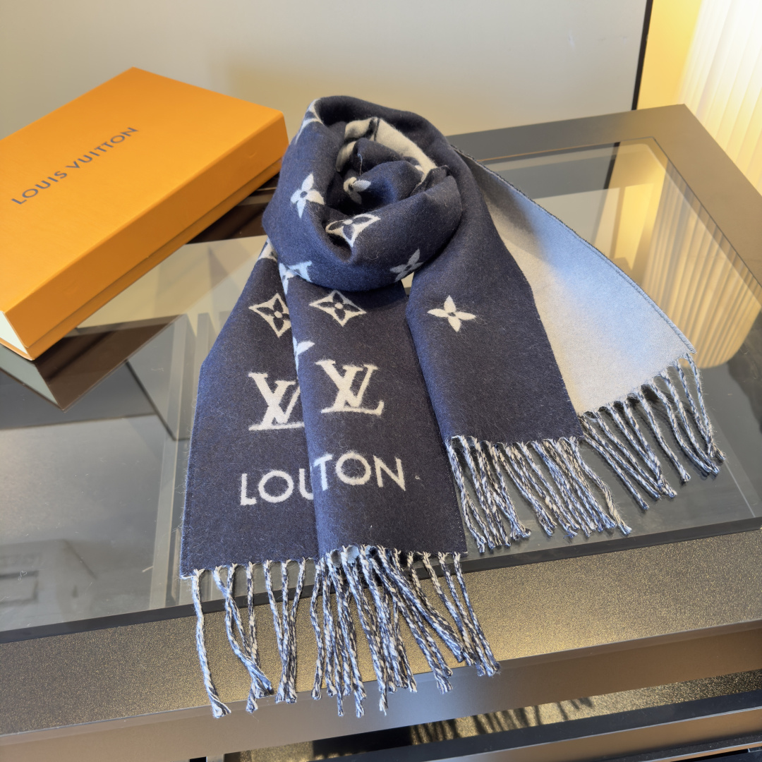 Louis Vuitton Louis Vuitton 围巾 为你解锁冬日奢美密码 黑色主调 高级感拉满 搭配品牌标志性的 LV 字母与花卉图案