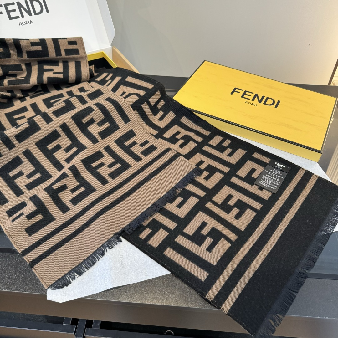 Fendi 来喽 Fendi每年都抢破头的 温婉，可美可美哒