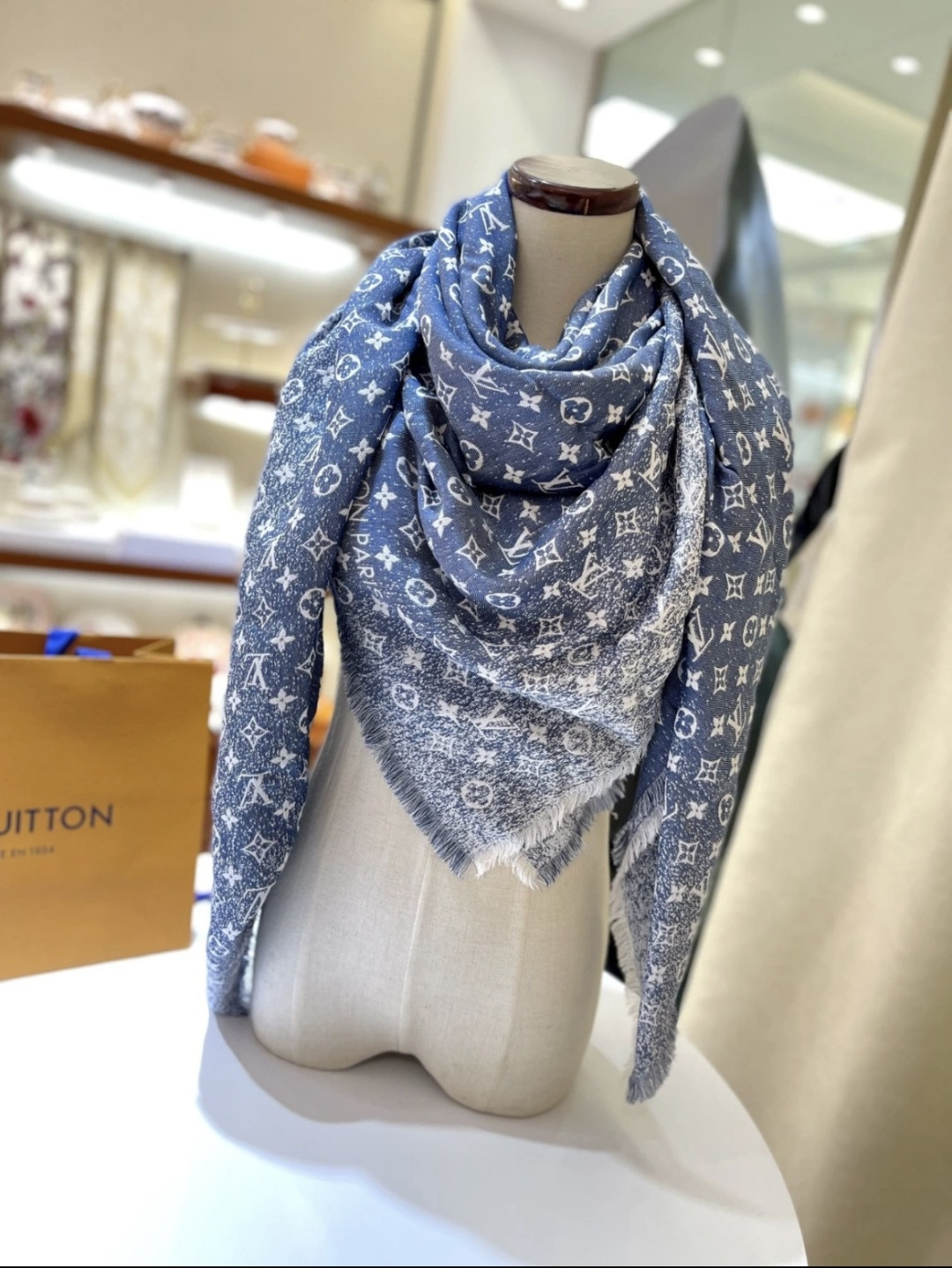 Louis Vuitton 路易威登与日本先锋艺术家草间弥生再度携手 延续创想之力和精湛工艺的紧密连结