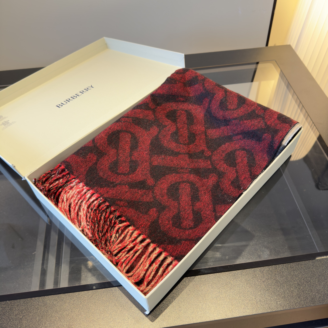 Burberry 𝐁𝐮𝐫𝐛𝐞𝐫𝐫𝐲 双面格纹拼TB围巾