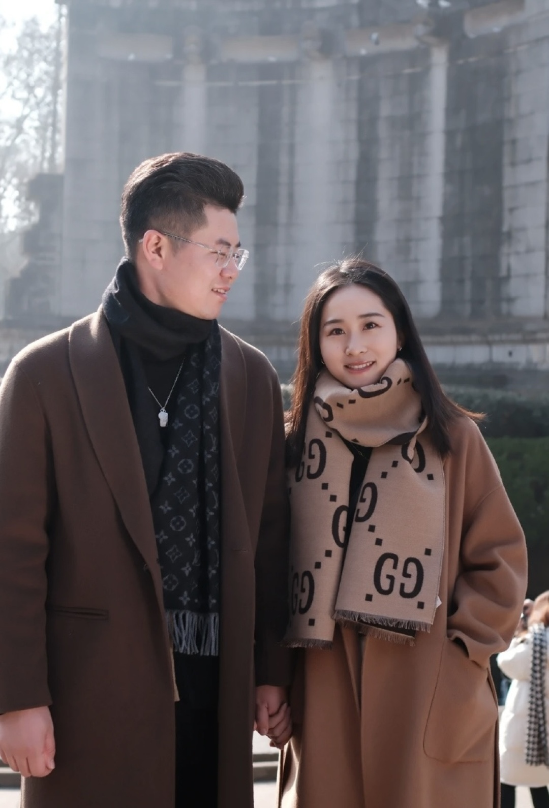 💰155¥
对版品质升级❣️ 原单代工厂出品，大G围巾这是一款苏格兰风格-双面重工超级保暖的GG标识作为Gucci颇具代表性的传统精髓始终与系列密不可分，以饱含新意的现代方式推陈出新，呈现不同凡响的层次、风格和设计。