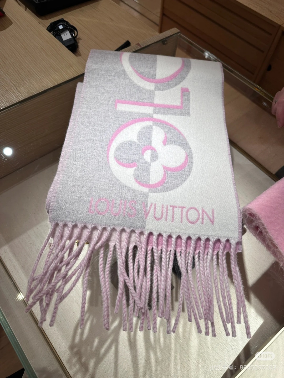 Louis Vuitton LV双面拼色围巾(*'w‘*)爱了爱了