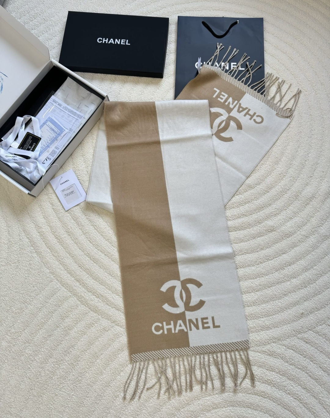 Chanel 𝐂𝐇𝐀𝐍𝐄𝐋新《双面拼色提花》裸粉色