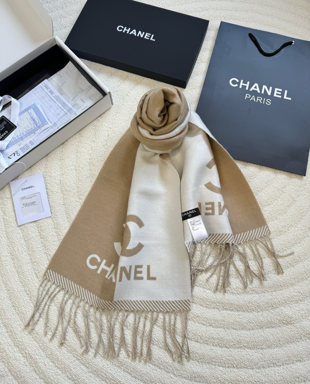 Chanel 𝐂𝐇𝐀𝐍𝐄𝐋新《双面拼色提花》裸粉色