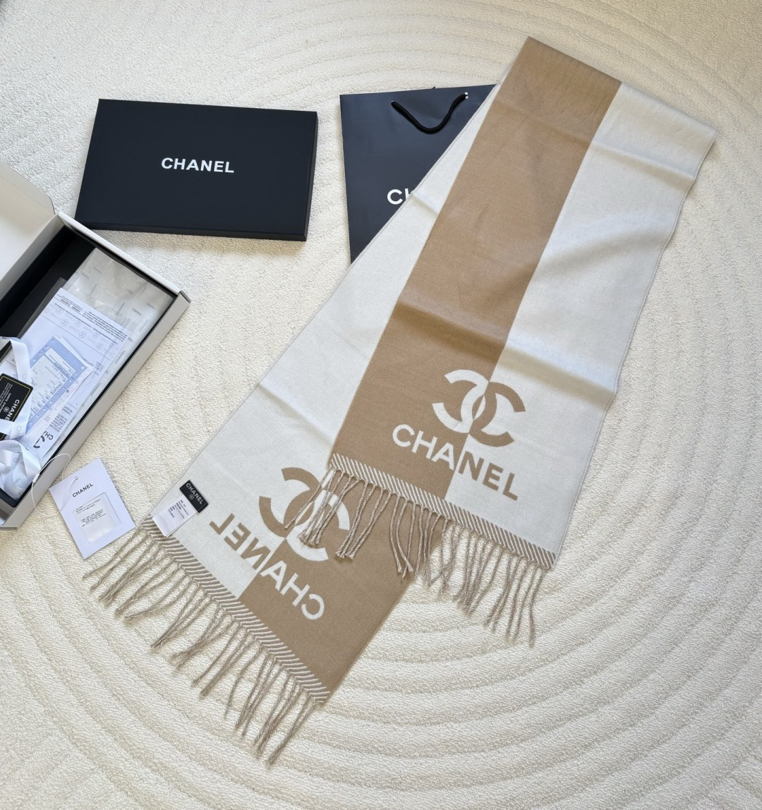 Chanel 𝐂𝐇𝐀𝐍𝐄𝐋新《双面拼色提花》裸粉色