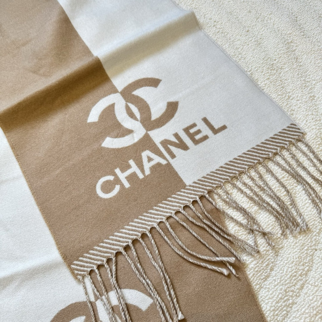 Chanel 𝐂𝐇𝐀𝐍𝐄𝐋新《双面拼色提花》裸粉色