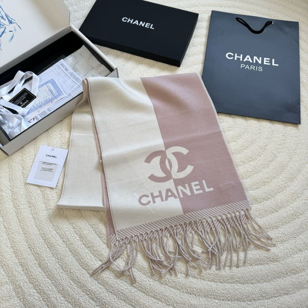Chanel 𝐂𝐇𝐀𝐍𝐄𝐋新《双面拼色提花》裸粉色