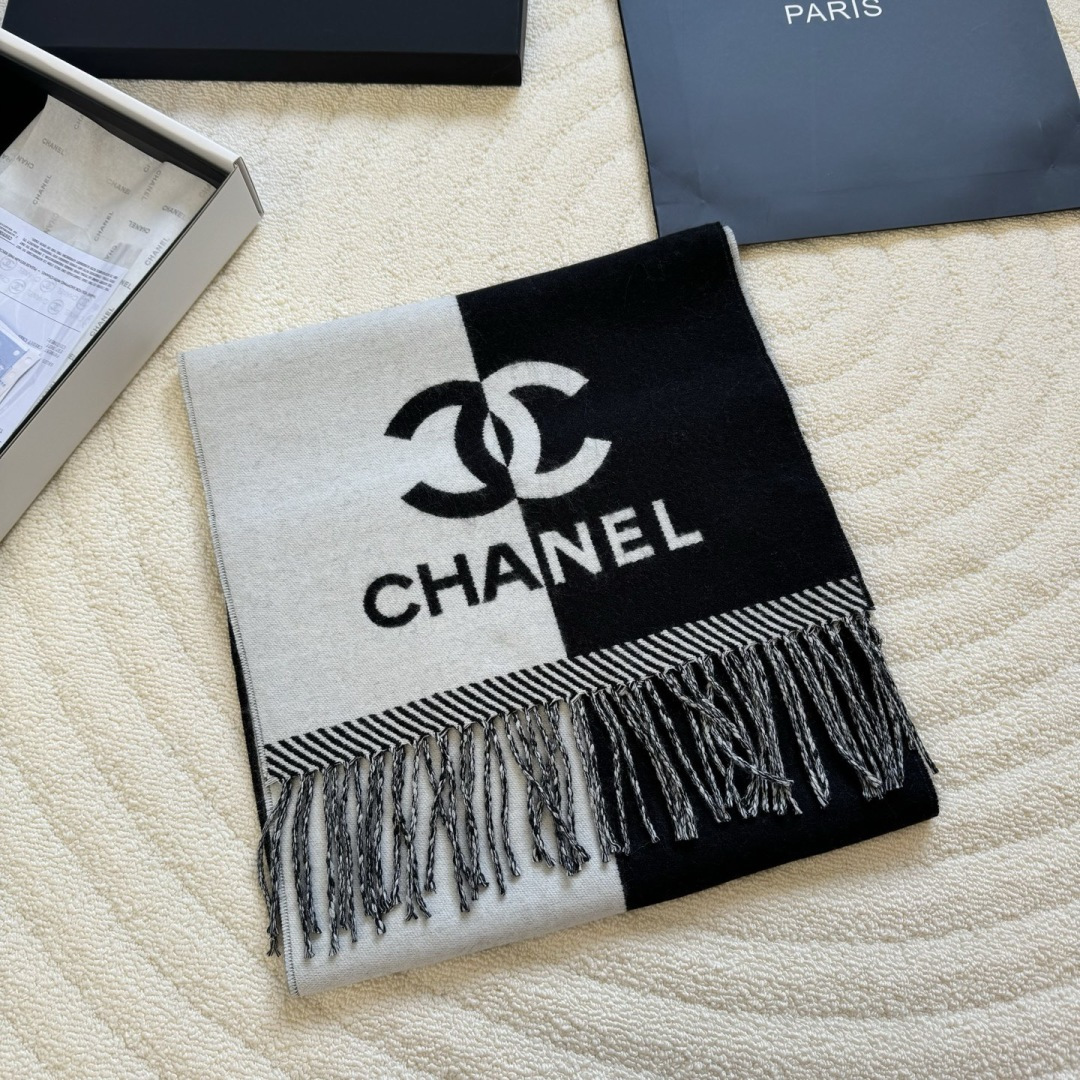 Chanel 𝐂𝐇𝐀𝐍𝐄𝐋新《双面拼色提花》裸粉色