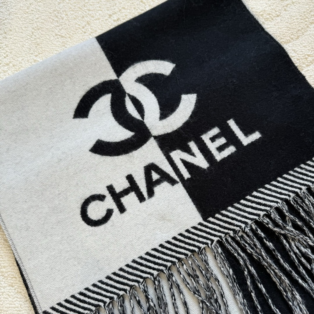 Chanel 𝐂𝐇𝐀𝐍𝐄𝐋新《双面拼色提花》裸粉色