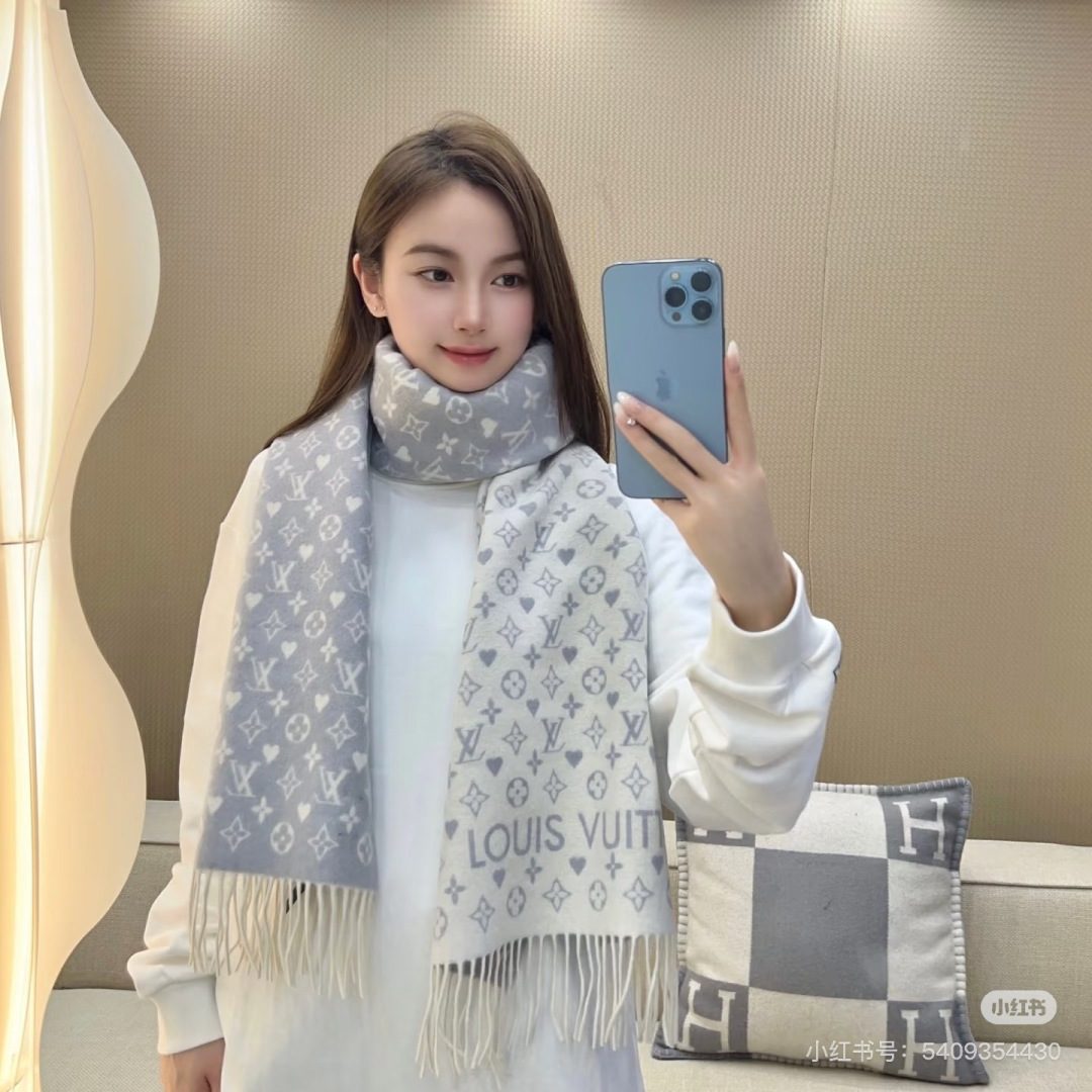 Louis Vuitton 𝐋𝐨𝐮𝐢𝐬 𝐕𝐮𝐢𝐭𝐭𝐨𝐧《game on 》爱心 披肩