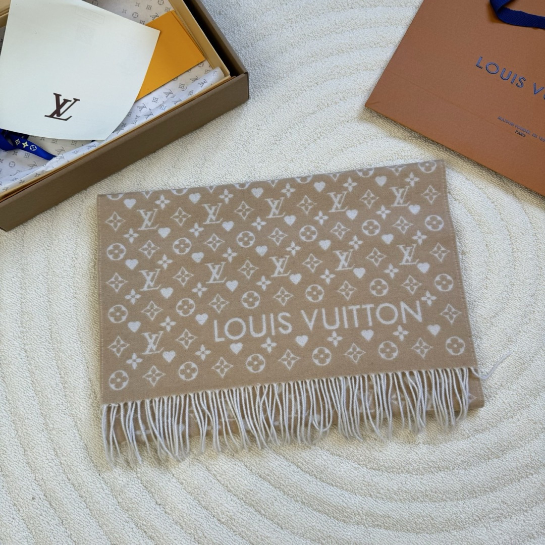 Louis Vuitton 𝐋𝐨𝐮𝐢𝐬 𝐕𝐮𝐢𝐭𝐭𝐨𝐧《game on 》爱心 披肩