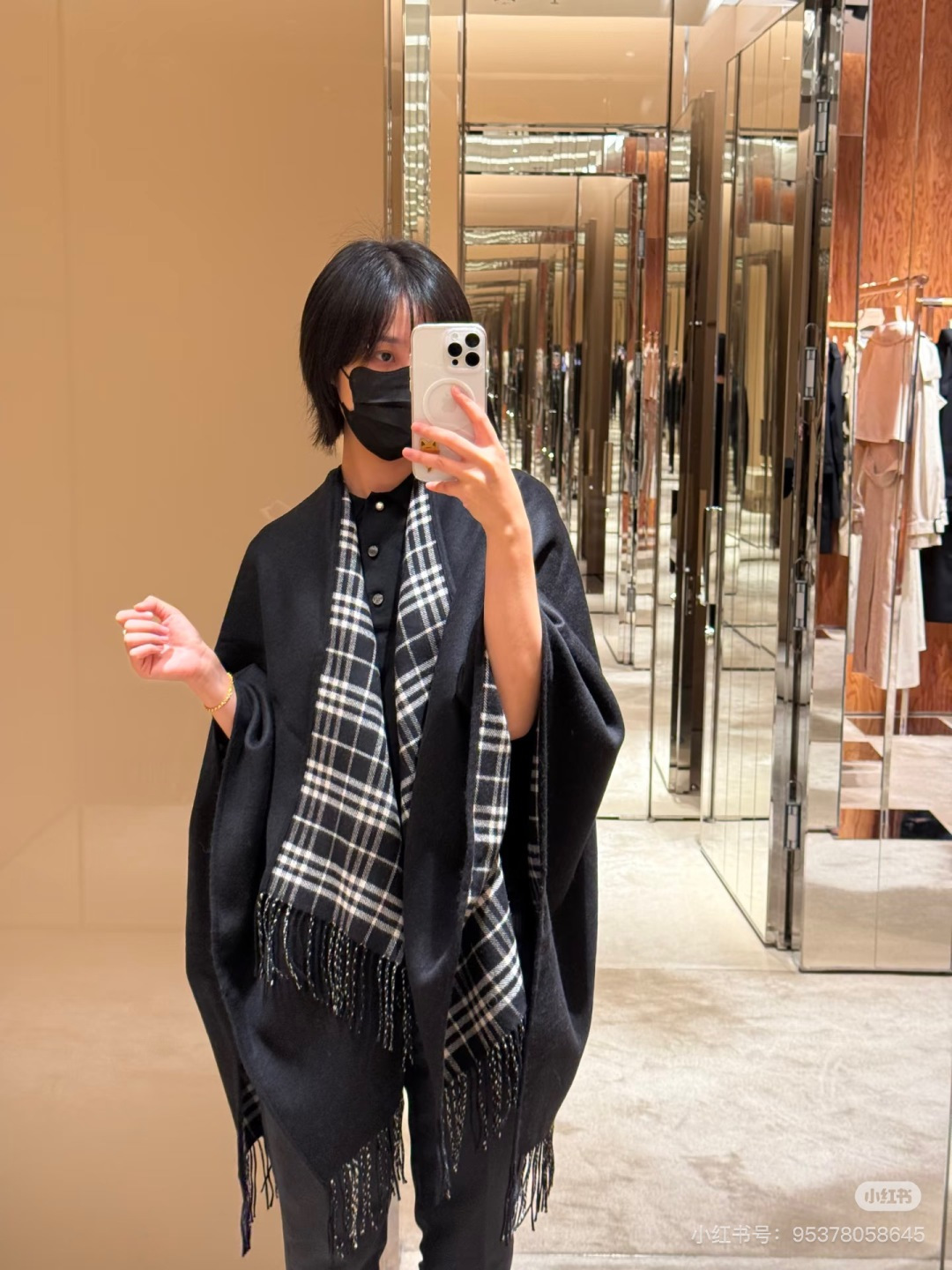 Burberry burberry 英伦格双面斗篷披肩 这批 全包 本来订制出口单 但是不明原因被扣留