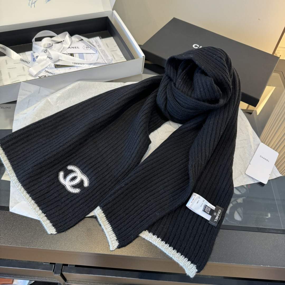 Chanel Chanel 围巾帽子套装 百分百 羊绒 暖暖呼呼