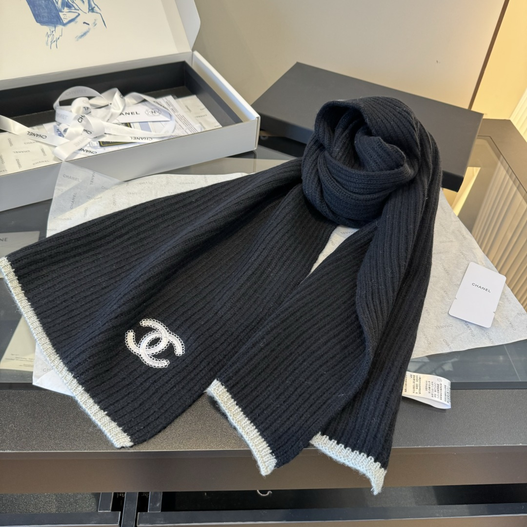Chanel Chanel 围巾帽子套装 百分百 羊绒 暖暖呼呼