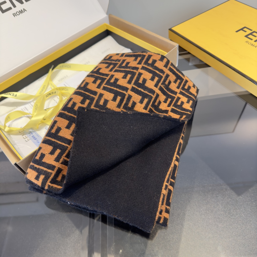 Fendi 芬迪喜欢小众不撞款的Fendi推荐入 过冬 非常的低调奢华 的简约设计 高级 精必入推荐