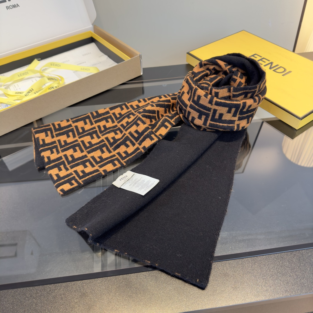 Fendi 芬迪喜欢小众不撞款的Fendi推荐入 过冬 非常的低调奢华 的简约设计 高级 精必入推荐