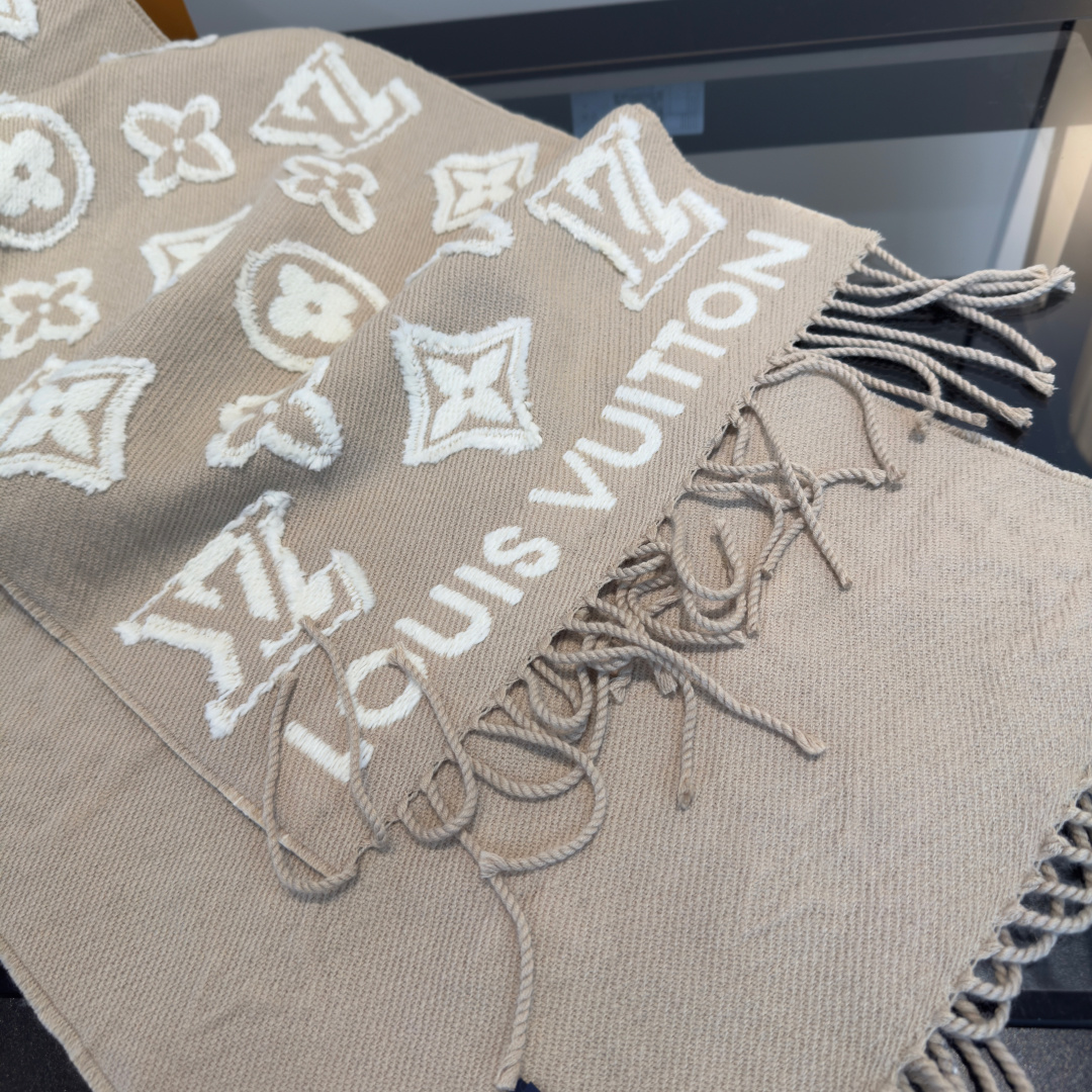 Louis Vuitton 驴家（LV）｜3D 围巾