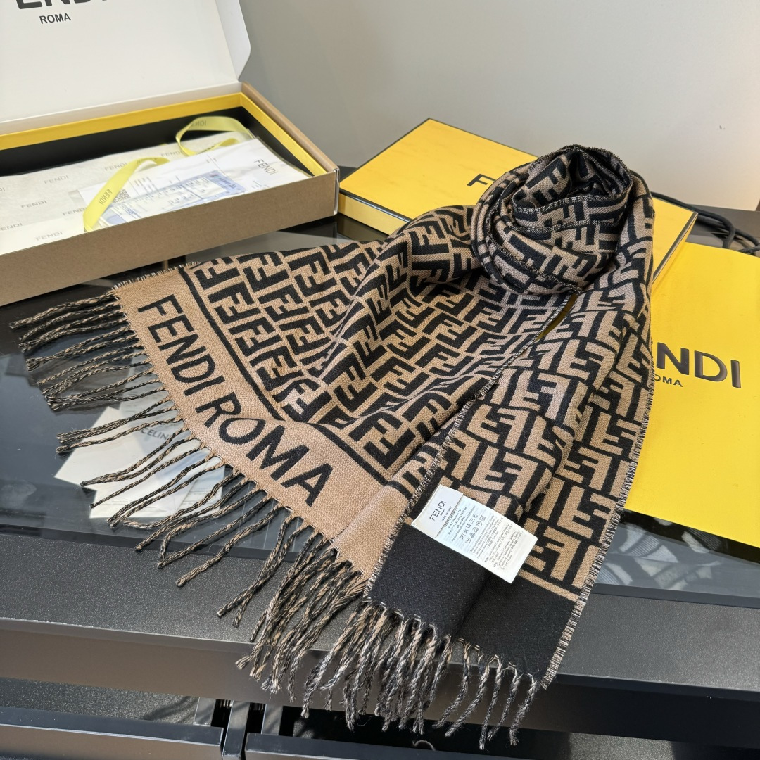 Fendi halsduk ¥ — photo 4