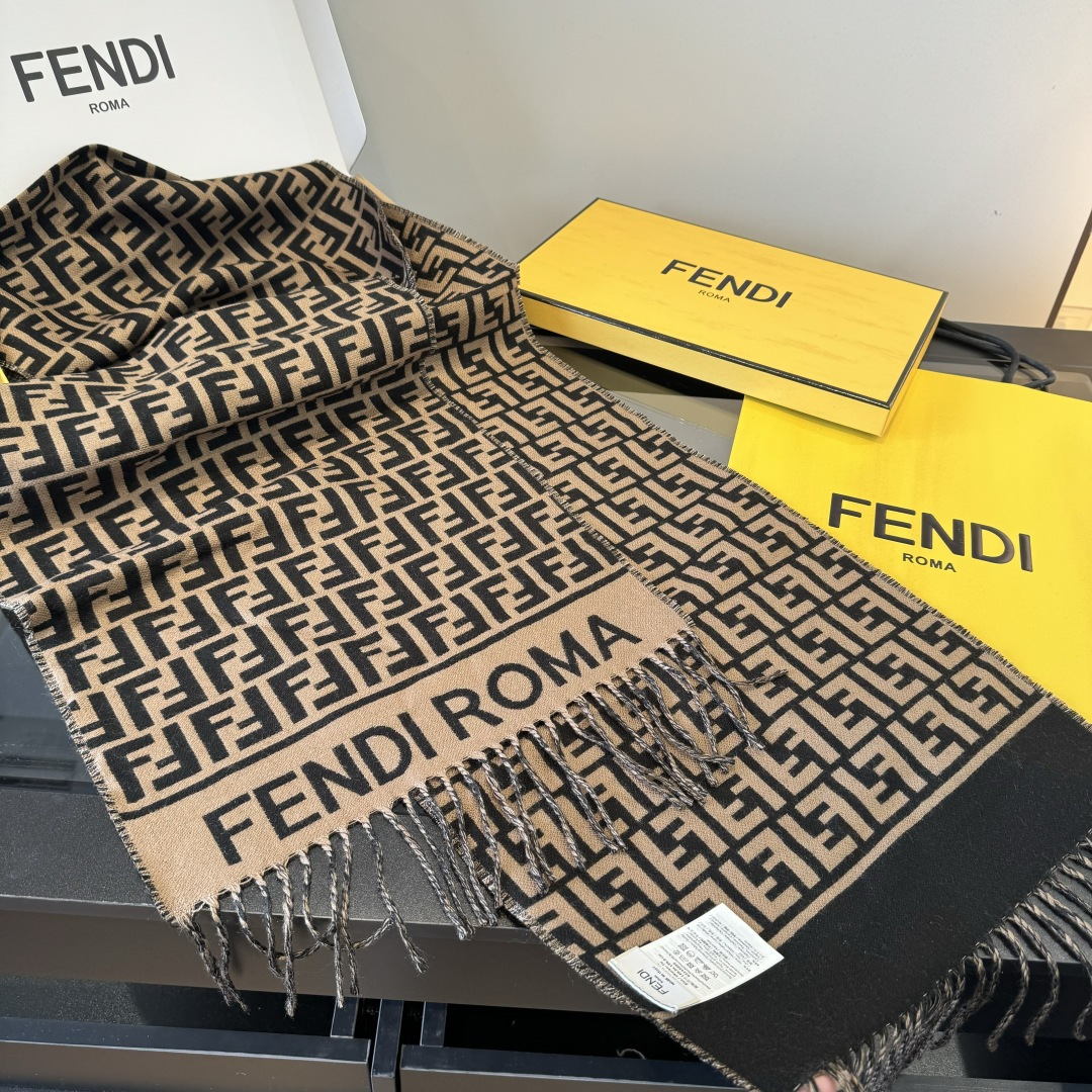 Fendi halsduk ¥ — photo 9