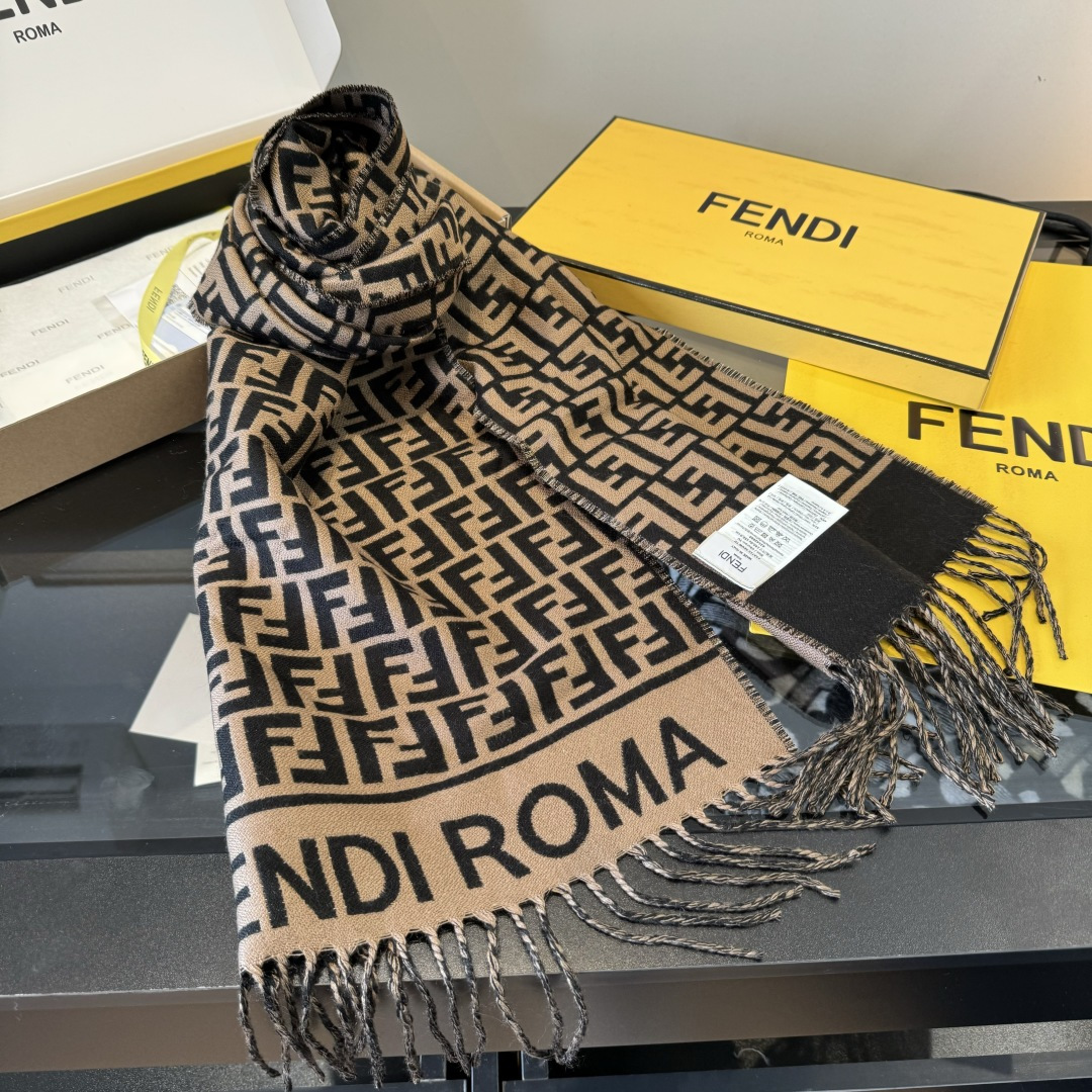 Fendi halsduk ¥ — photo 3