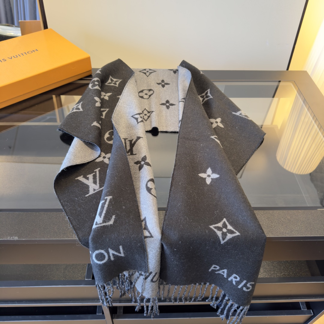 Louis Vuitton Louis Vuitton 围巾 为你解锁冬日奢美密码 黑色主调 高级感拉满 搭配品牌标志性的 LV 字母与花卉图案