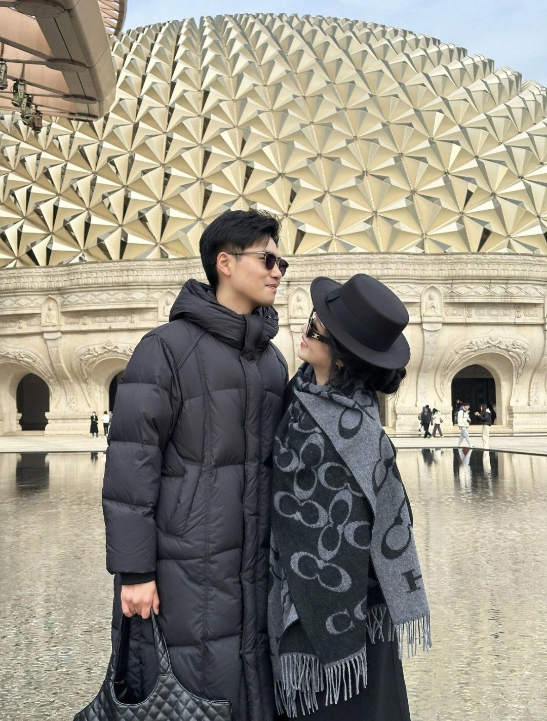Coach COCAH · 蔻驰 标志大尺寸围巾都在抢货的节奏 【高端 尾单全套辅料齐全】Coach C字母太 了吧 不仅有颜值还有品质
