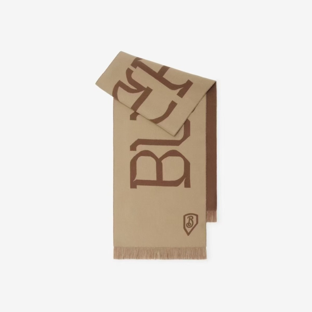 Burberry 𝐁𝐮𝐫𝐛𝐞𝐫𝐫𝐲 细节图来咯 Bur新款双色双面徽标羊绒围巾 徽章应花系列男女通用款