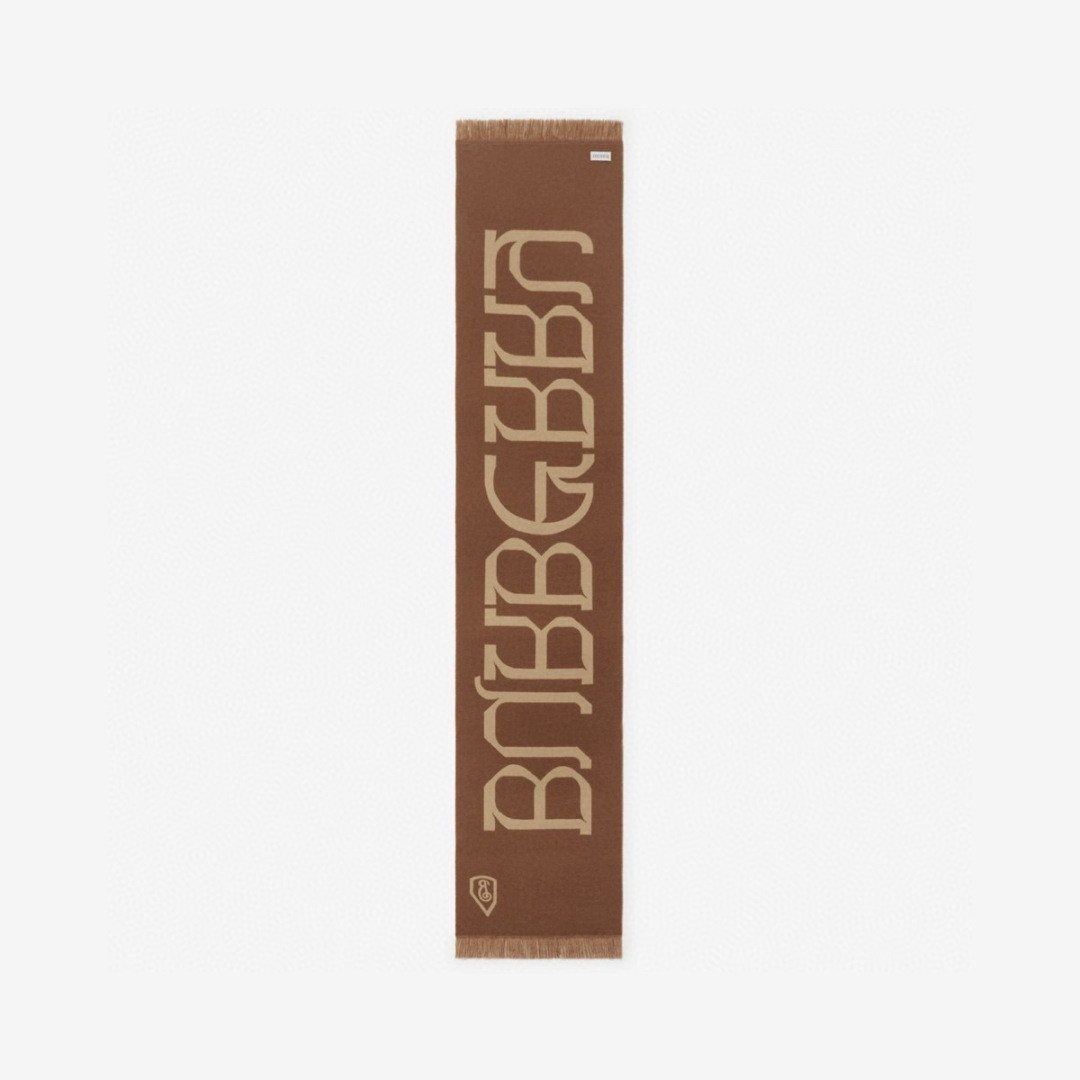 Burberry 𝐁𝐮𝐫𝐛𝐞𝐫𝐫𝐲 细节图来咯 Bur新款双色双面徽标羊绒围巾 徽章应花系列男女通用款