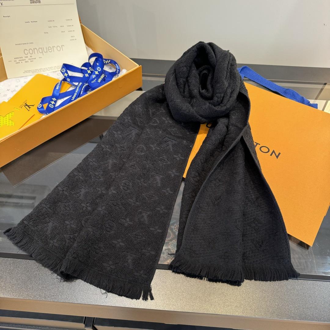 Louis Vuitton LV【MONOGRAM CLASSIC】重磅推出有标志性Mono的梭织花纹围巾