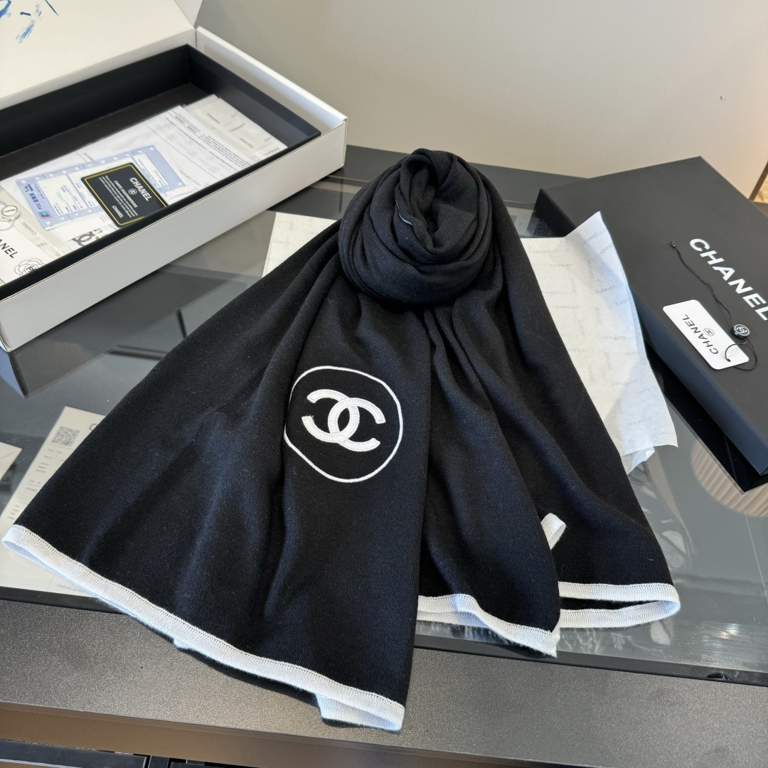 Chanel 高版本 𝑪𝒉𝒂𝒏𝒆𝒍 超 围巾 丝羊绒披肩 白色