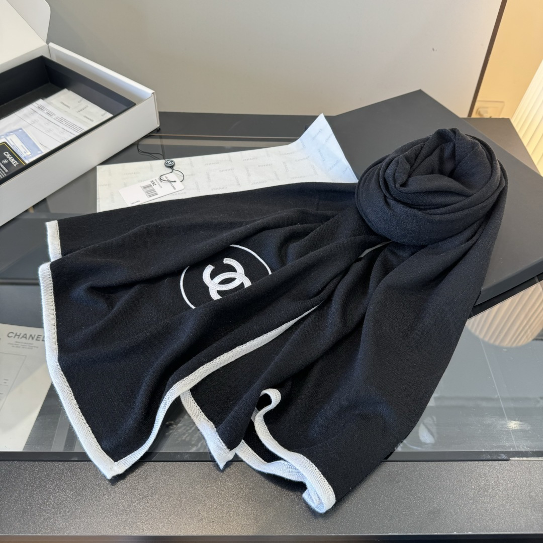 Chanel 高版本 𝑪𝒉𝒂𝒏𝒆𝒍 超 围巾 丝羊绒披肩 白色