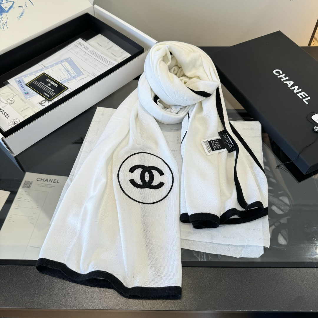 Chanel 高版本 𝑪𝒉𝒂𝒏𝒆𝒍 超 围巾 丝羊绒披肩 白色