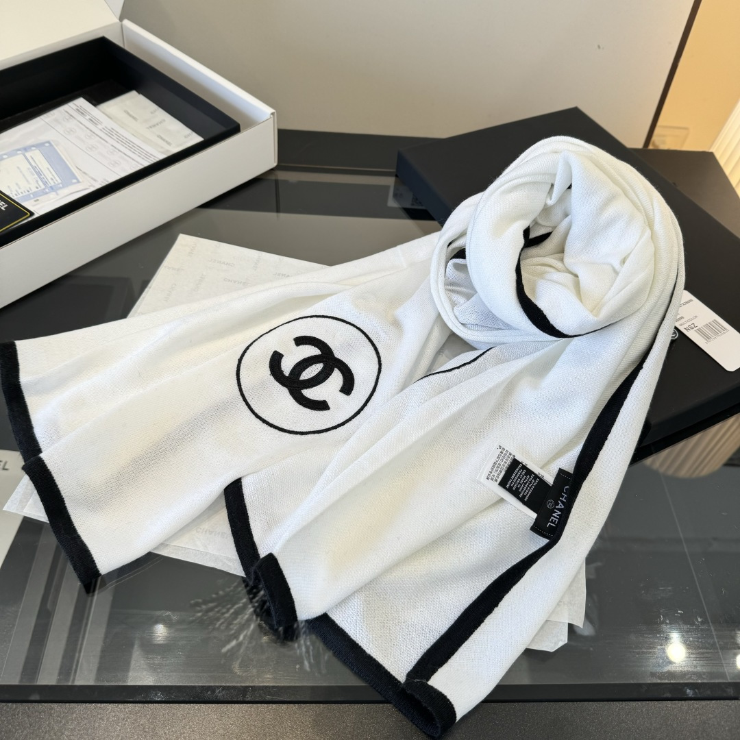 Chanel 高版本 𝑪𝒉𝒂𝒏𝒆𝒍 超 围巾 丝羊绒披肩 白色
