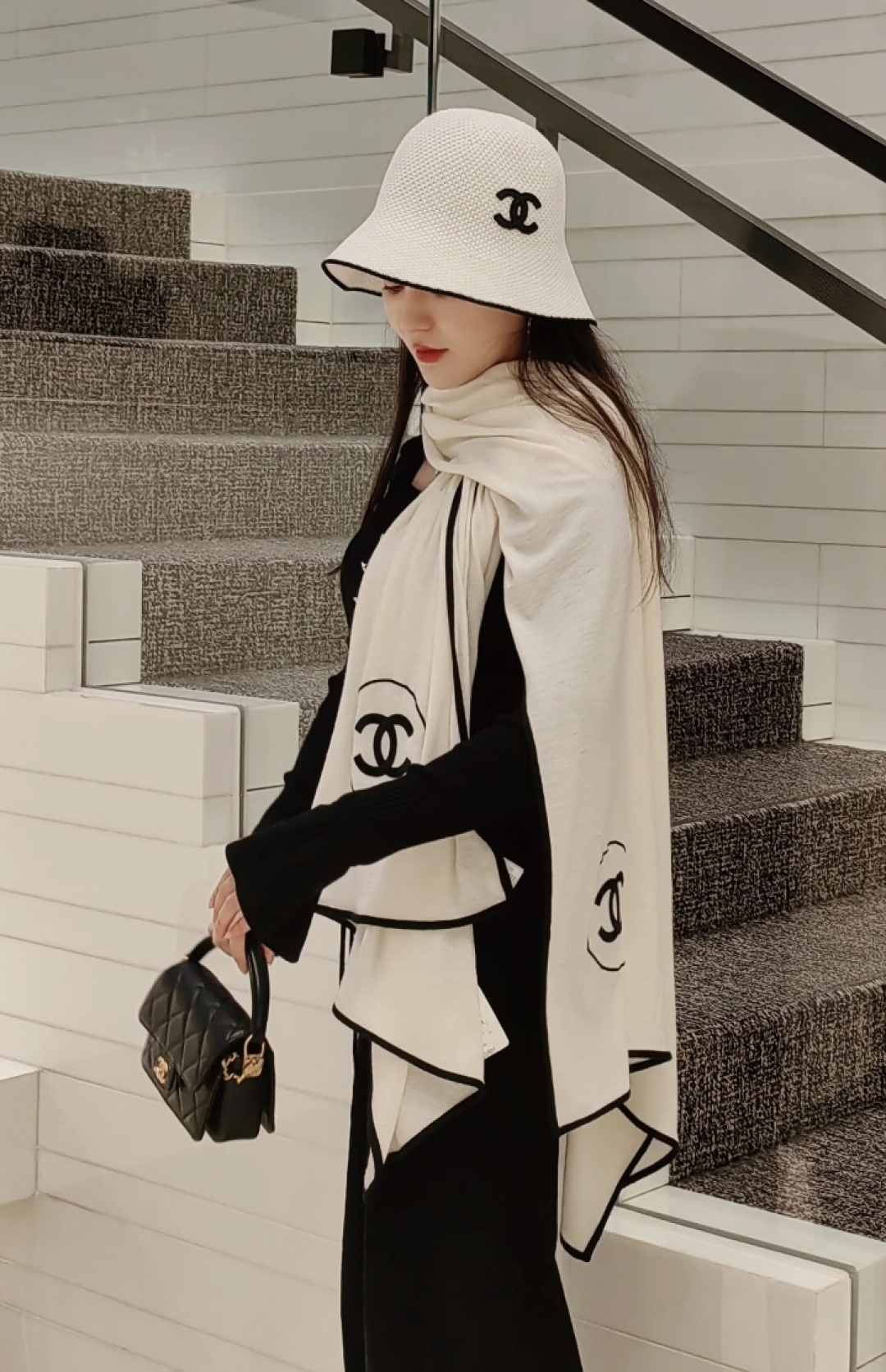 Chanel 高版本 𝑪𝒉𝒂𝒏𝒆𝒍 超 围巾 丝羊绒披肩 白色