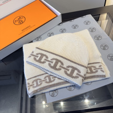 P 爱马仕新款套装 又保暖又有质感的羊绒围巾帽子套装,温暖一整个冬天,毛茸茸的好温暖,秋冬氛围感拉满,高级又好看,尺寸3 P 爱马仕新款套装 又保暖又有质感的羊绒围巾帽子套装,温暖一整个冬天,毛茸茸的好温暖,秋冬氛围感拉满,高级又好看,尺寸3