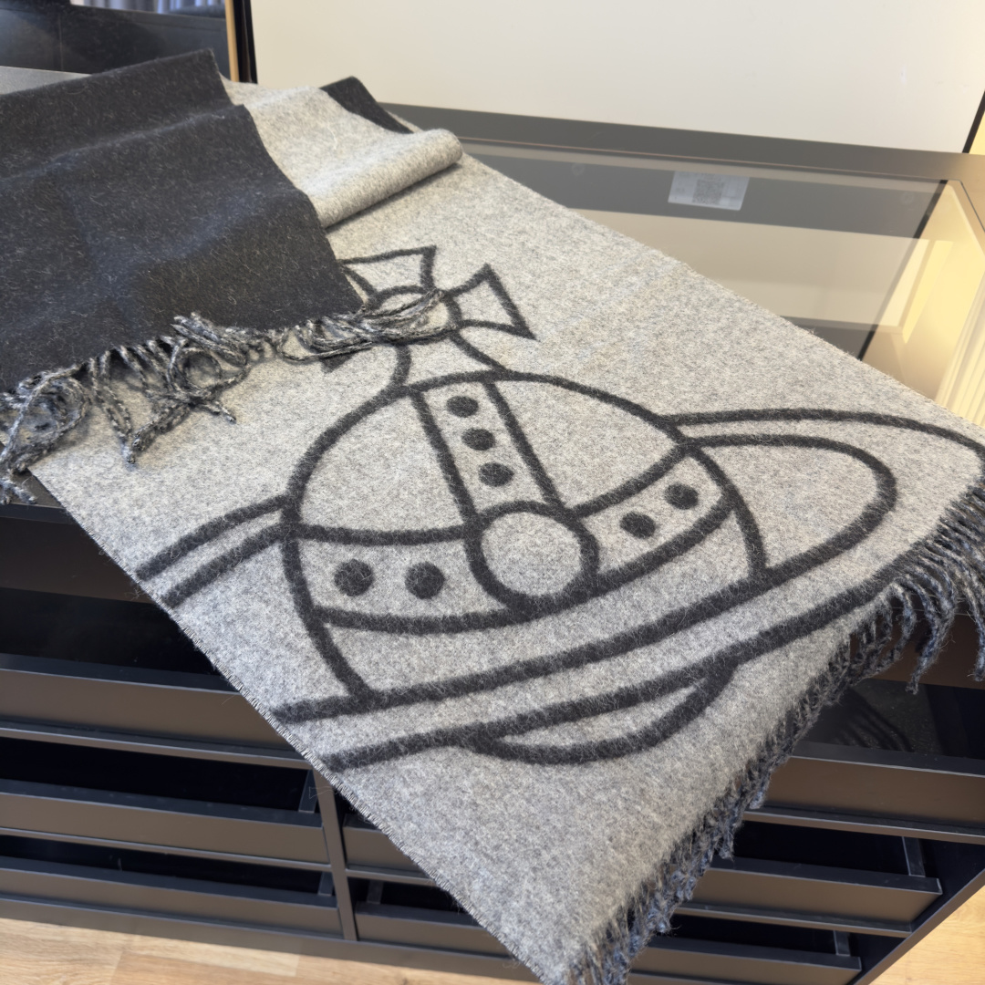 Vivienne Westwood 西太后土星披肩