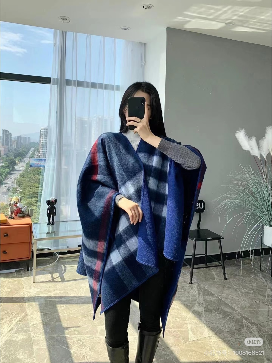 💰240¥
巴宝莉Burberry双面斗篷披肩
🆕史上最牛掰的原单货,双面斗篷‼️经典中的经典.❗️本来订制出口单.但是不明原因被扣留,Qc并于透露滞留原因❗️介绍这款AB面效果很难织造‼️预计售价可以和羊绒大衣媲美的实用东西❗️而且双面可以两穿.不买它买谁‼️140*140.95%羊绒5%羊毛国际标准.超过95%都是纯羊绒❗️‼️看看真角包边等细节❗️,